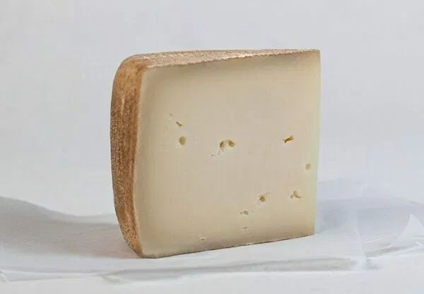 Fruitière des Coteaux de Seille Lavigny Jura Fromage Tomme de brebis